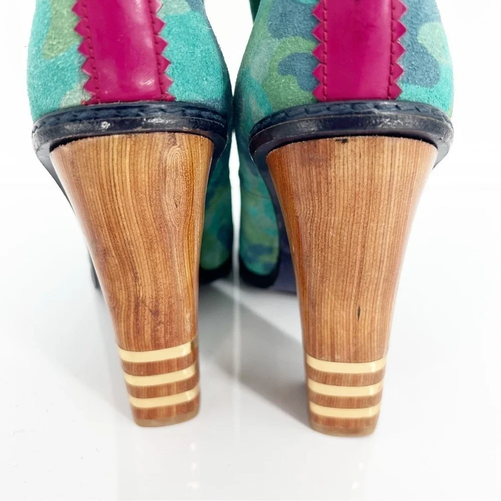 Hilfiger Collection Spring 12' Suede Camo Wood Heel Lace Up Booties 11